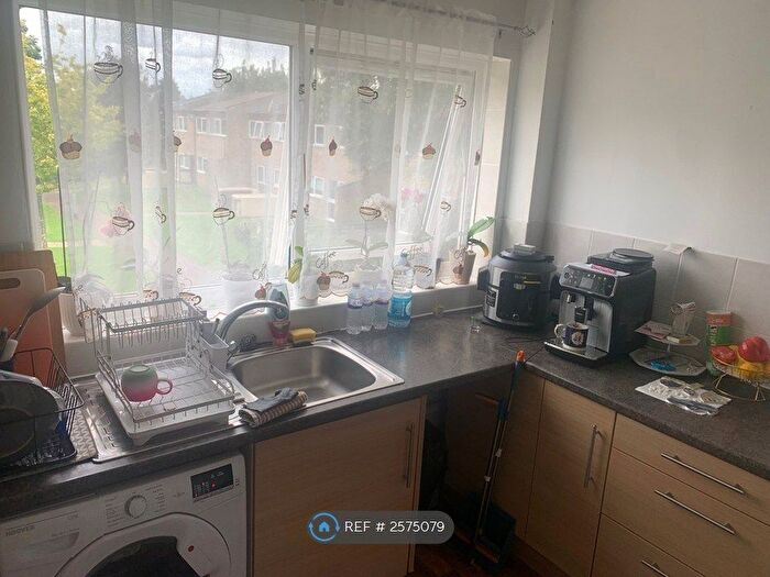 2 Bedroom Flat To Rent In White House Court, Norwich, NR3