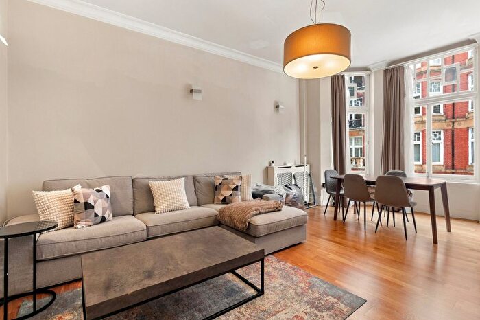 2 Bedroom Flat To Rent In Montagu Mansions, Marylebone, London, W1U