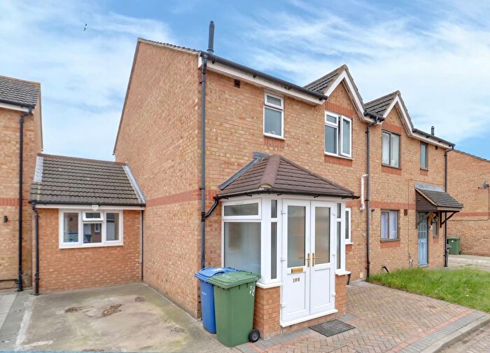 5 Bedroom Semi-Detached House For Sale In Danbury Crescent, South Ockendon, RM15
