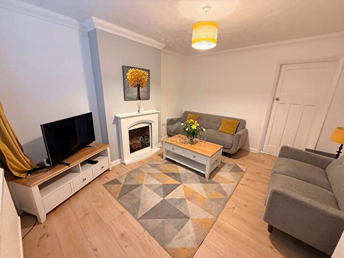 2 Bedroom Terraced House To Rent In Bristol Road, Luton, LU3