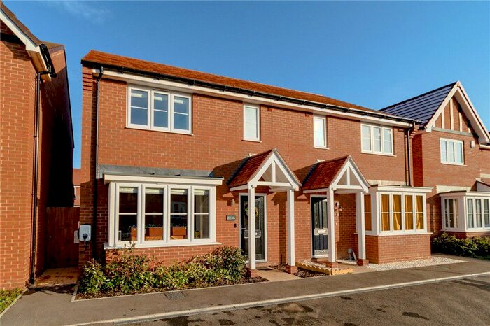 3 Bedroom Semi-Detached House For Sale In Martyn Crescent, Shinfield, Reading, RG2