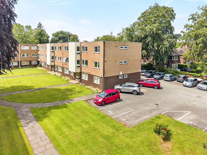 2 Bedroom Flat For Sale In Brooklands Road, Sale, M33