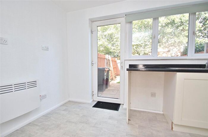 2 Bedroom End Of Terrace House To Rent In Cotswold Close, Verwood, Dorset, BH31