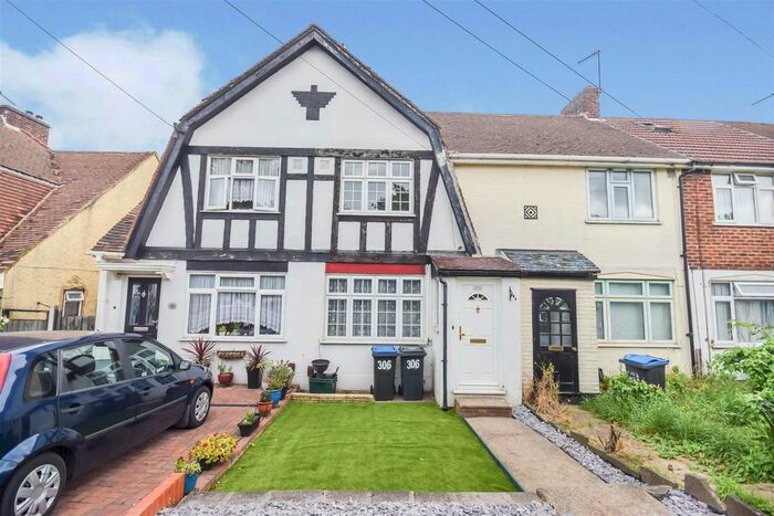 2 Bedroom Property To Rent In Garth Road, Morden, SM4