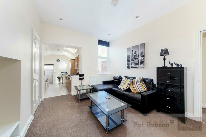 3 Bedroom Flat To Rent In Glenthorn Road, Jesmond, NE2