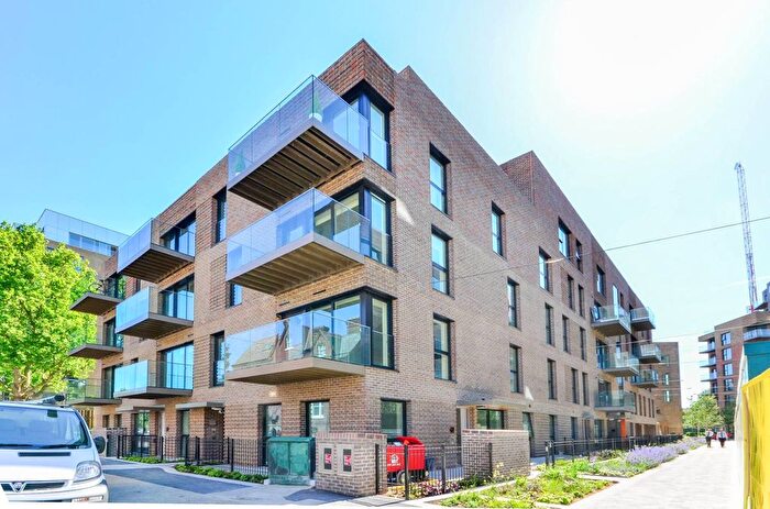 2 Bedroom Flat For Sale In New Paragon Walk, Elephant And Castle, London, SE17