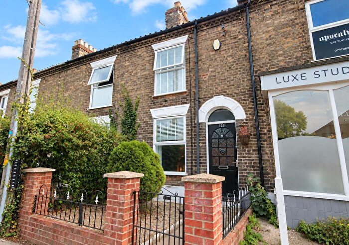 3 Bedroom Terraced House For Sale In Sprowston Road, Norwich, NR3
