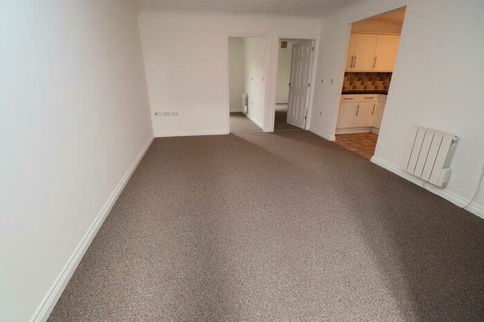 2 Bedroom Flat To Rent In Red Barn Road, Brightlingsea, CO7