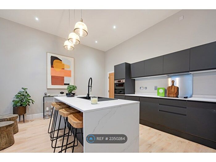 2 Bedroom Flat To Rent In Croxteth Road, Liverpool, L8