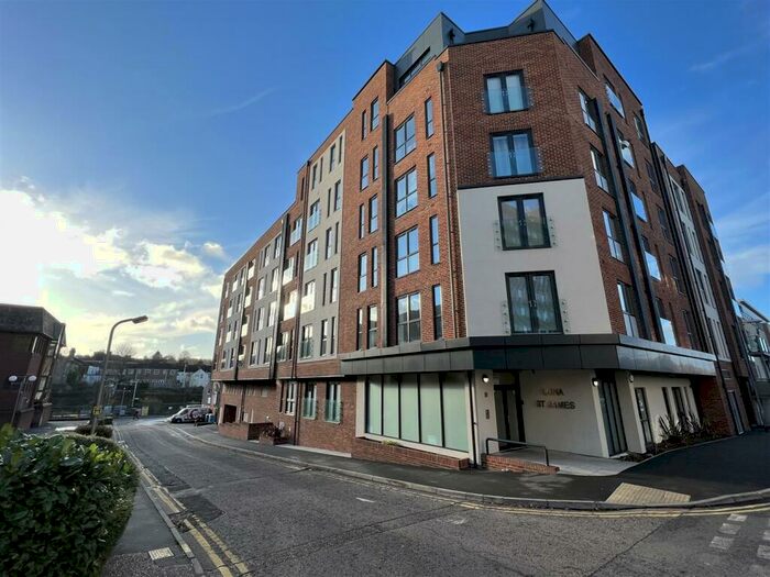 2 Bedroom Flat To Rent In Lunar House, St. James Road, Brentwood, CM14