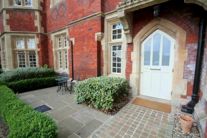 1 Bedroom Flat To Rent In The Galleries, Brentwood, Essex, CM14