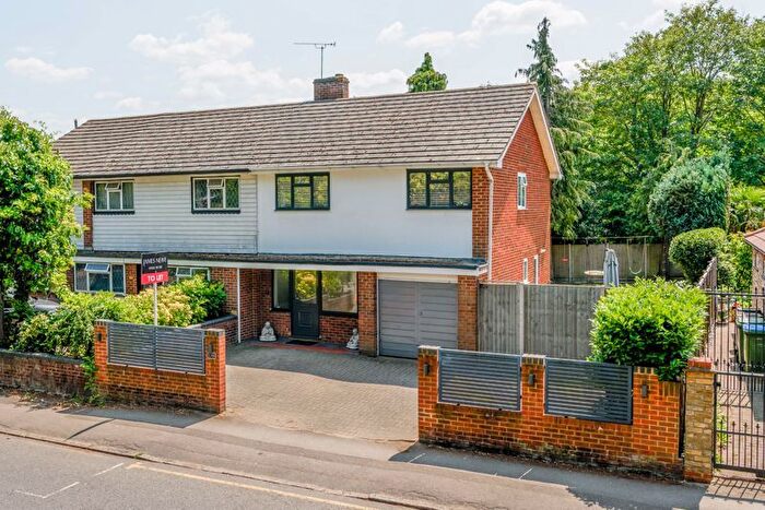 4 Bedroom Semi-Detached House To Rent In Station Avenue, Walton On Thames., KT12