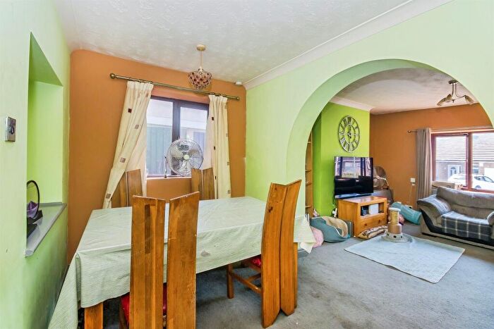 3 Bedroom Detached House For Sale In Lerowe Road, Wisbech, PE13
