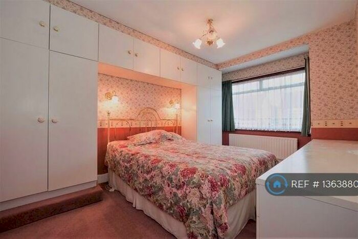 3 Bedroom Semi-Detached House To Rent In Norwood Avenue, Romford, RM7