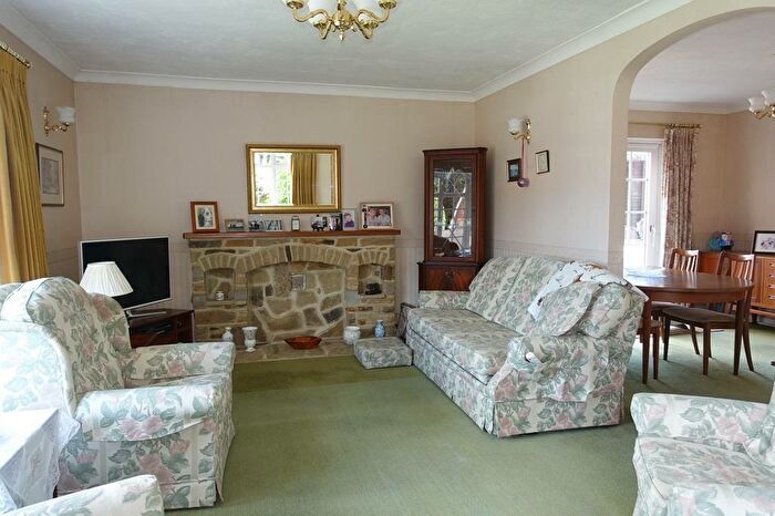 2 Bedroom Bungalow For Sale In The Chase, Findon, BN14
