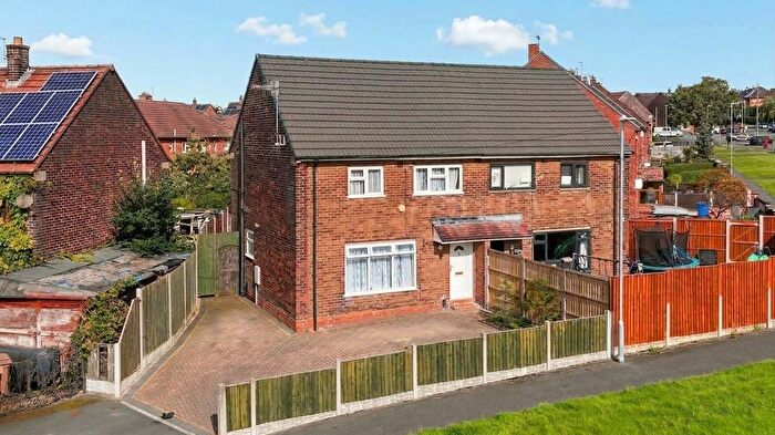 3 Bedroom Semi Detached House For Sale In Hall Hill Drive, Stoke-On-Trent, ST2