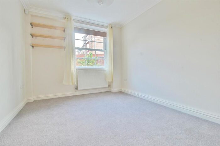 1 Bedroom Flat For Sale In Brunswick Square, Gloucester, GL1