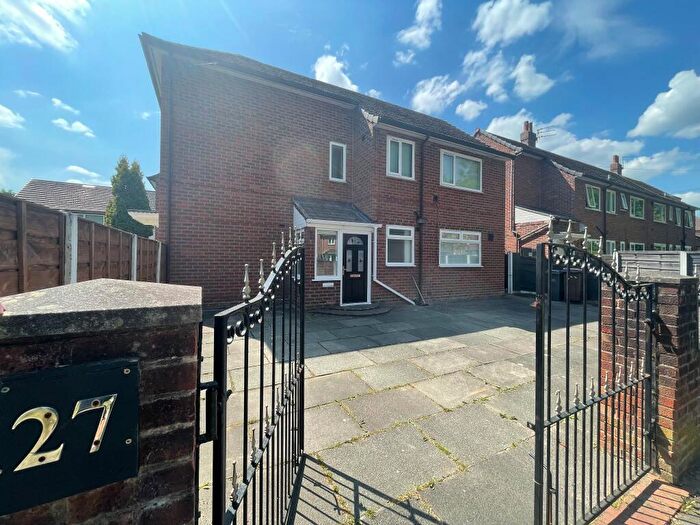 2 Bedroom Flat For Sale In Cornishway, Manchester, M22
