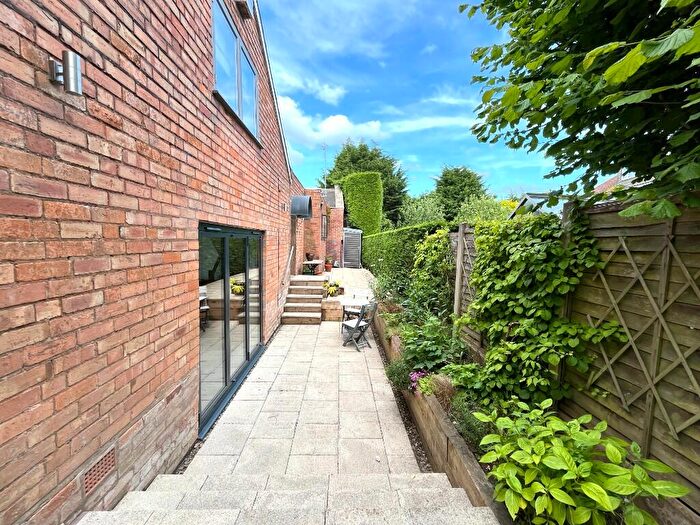 1 Bedroom Semi-Detached Bungalow To Rent In New Road, Birmingham, B45