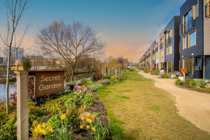 4 Bedroom Town House To Rent In Secret Garden, Leeds, LS9