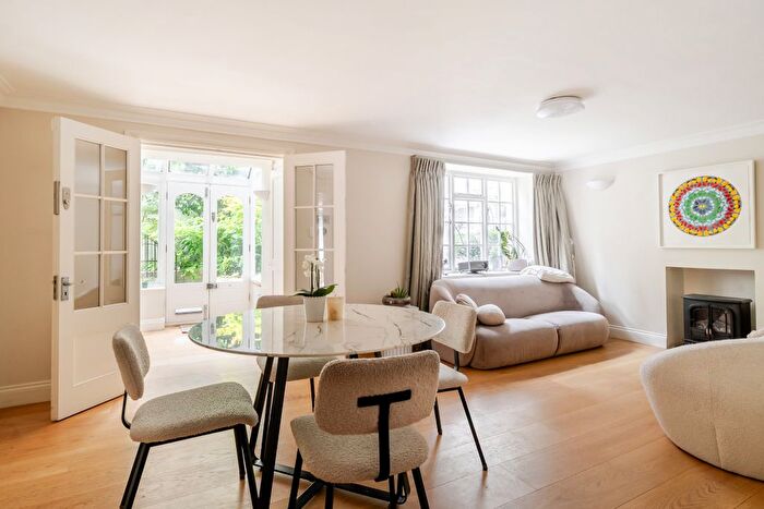 1 Bedroom Flat For Sale In Dukes Lane, London, W8