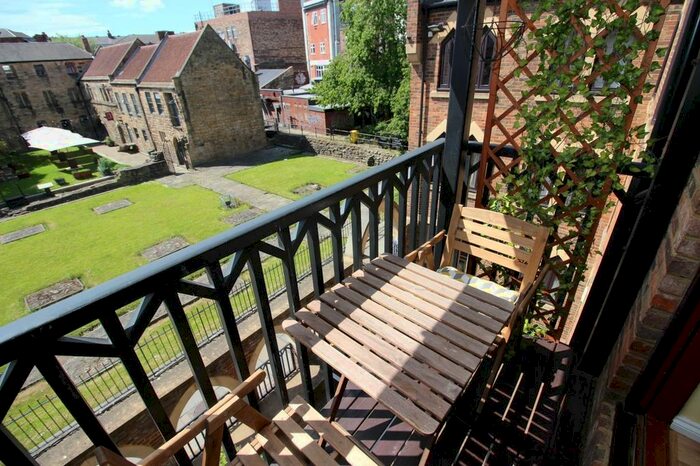 2 Bedroom Flat To Rent In Jacobins Chare, Newcastle Upon Tyne, NE1