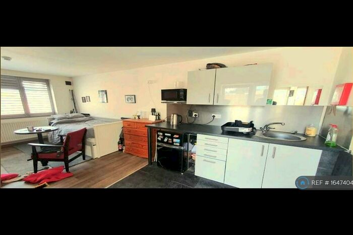 Studio To Rent In Chatsworth Road, Poole, BH14