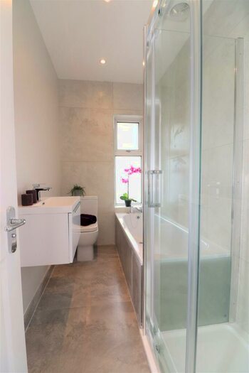 4 Bedroom House To Rent In Milton Road, SO15