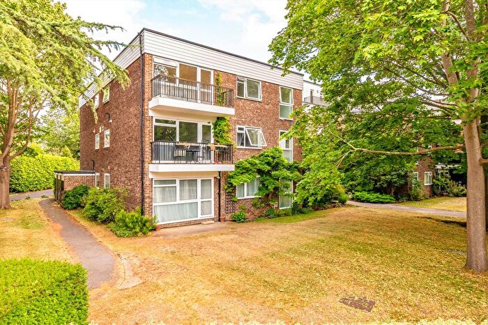 3 Bedroom Flat For Sale In Riverdale Gardens, East Twickenham, TW1