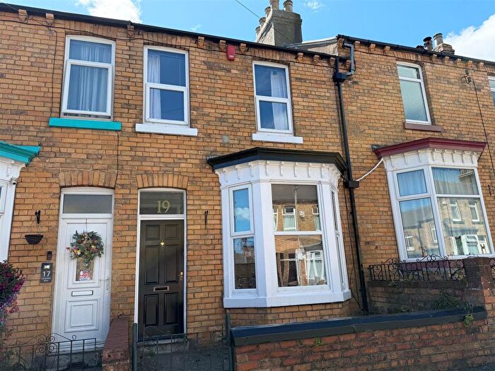 2 Bedroom Terraced House To Rent In Livingstone Road, Scarborough, YO12