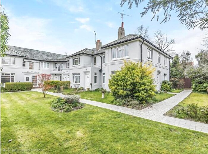 4 Bedroom Maisonette To Rent In Bath Road, Reading, Berkshire, RG1