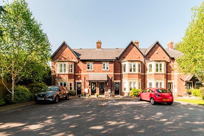 2 Bedroom Flat To Rent In Grammar School Court, Ormskirk, L39