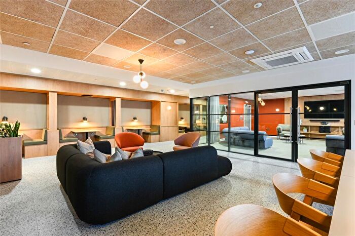 1 Bedroom Apartment To Rent In Spinners Yard, Spinners Lane, LS7