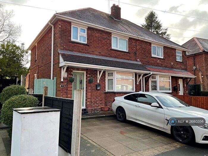 3 Bedroom Semi-Detached House To Rent In Malbank Road, Crewe, CW2
