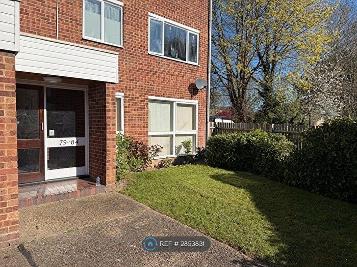 2 Bedroom Flat To Rent In Linton Glade, Croydon, CR0