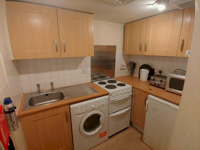 1 Bedroom Flat To Rent In Lauriston Street, Tollcross, Edinburgh, EH3