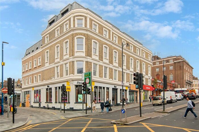 2 Bedroom Flat To Rent In Disraeli Road, Putney Hill, SW15