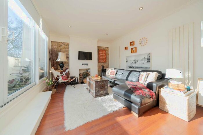 1 Bedroom Flat To Rent In Eccleston Square, London, SW1V