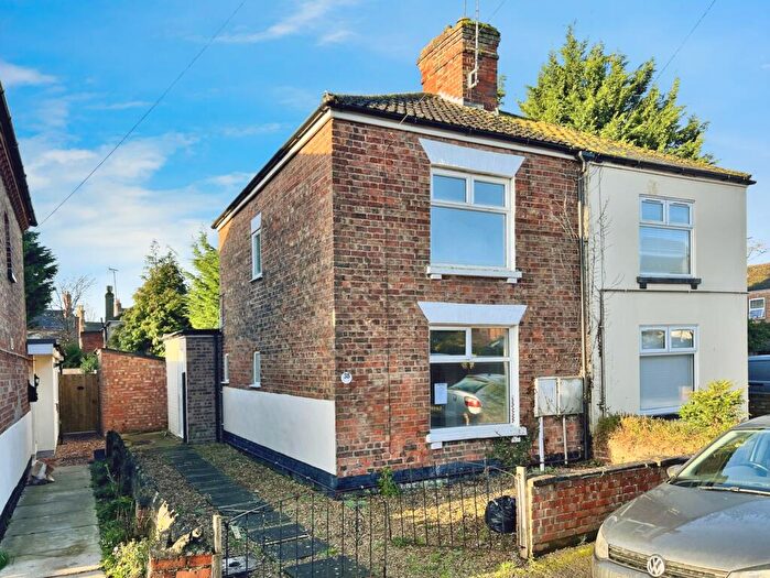 2 Bedroom Semi Detached House For Sale In Spring Street, Spalding, Lincolnshire, PE11