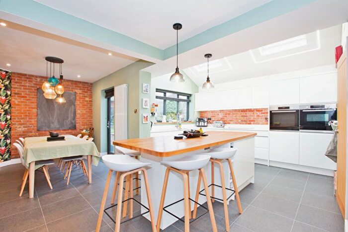 4 Bedroom Detached House For Sale In Lower Street, Merriott, TA16