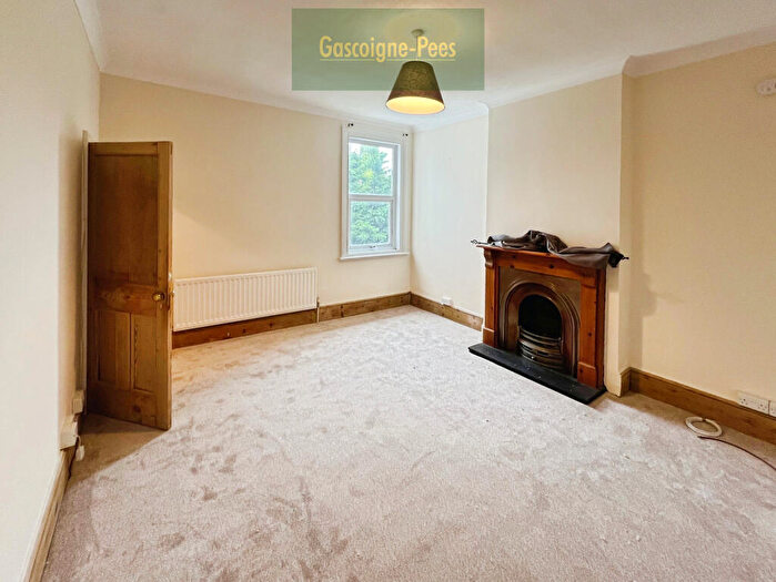 2 Bedroom Apartment To Rent In Station Road, West Byfleet, KT14