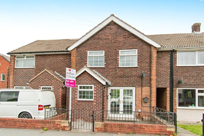3 Bedroom Terraced House For Sale In Chiltern Avenue, Castleford, WF10