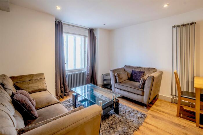 2 Bedroom Flat To Rent In Vauxhall Street, Plymouth, PL4