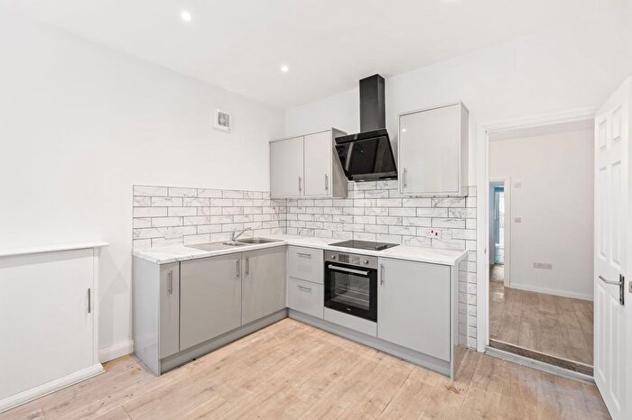 1 Bedroom Maisonette To Rent In Ref: Ad - Lower Road, Sutton, SM1