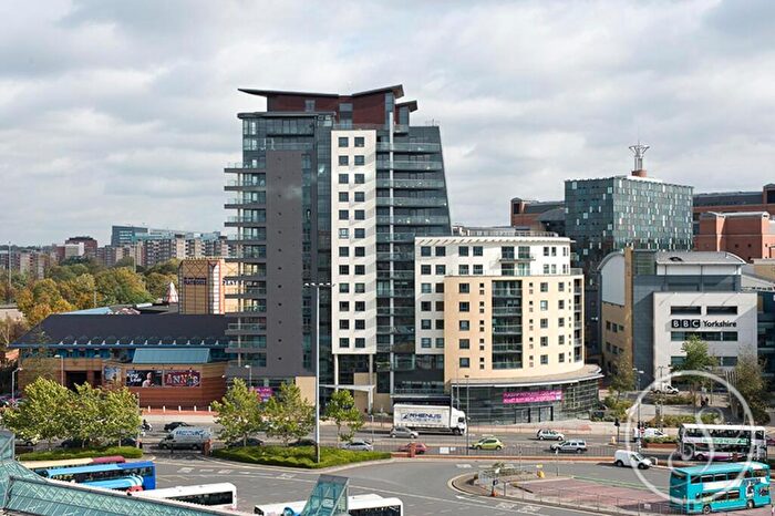 2 Bedroom Flat For Sale In Skyline, St Peters Square, LS9