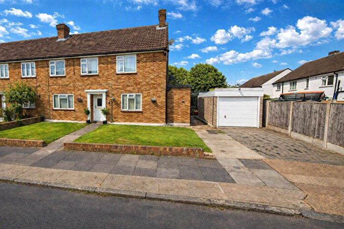 2 Bedroom End Of Terrace House For Sale In Ambleside Avenue, Hornchurch, RM12