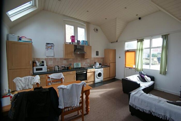 2 Bedroom Flat To Rent In Headingley Lane, Spring Bank House, Headingley, Leeds, LS6