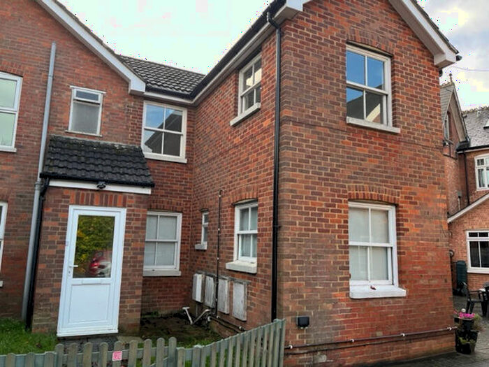 1 Bedroom Flat To Rent In New Borough, BH21