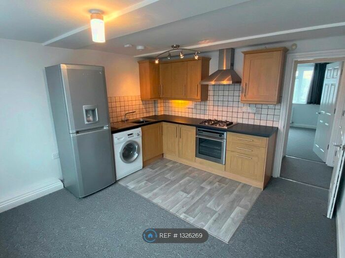 1 Bedroom Flat To Rent In Stockwell Drive, Mangotsfield, Bristol BS16