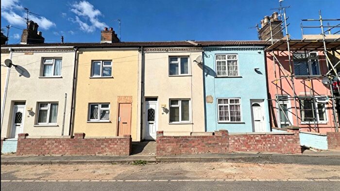 3 Bedroom Terraced House For Sale In Gladstone Street, Peterborough, PE1